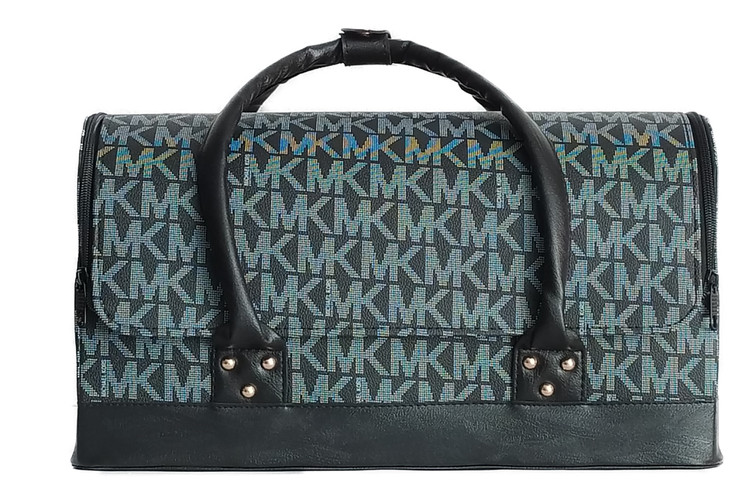 کیف طبقاتی کاشت ناخن و میکاپ