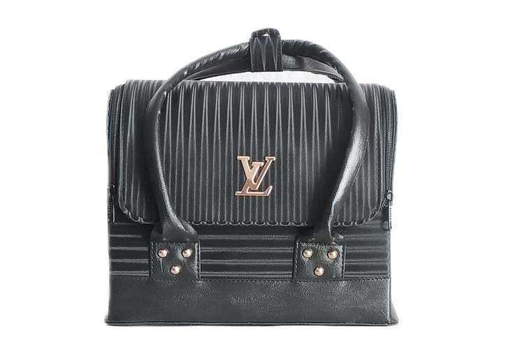 کیف طبقاتی کاشت مژه و تتو